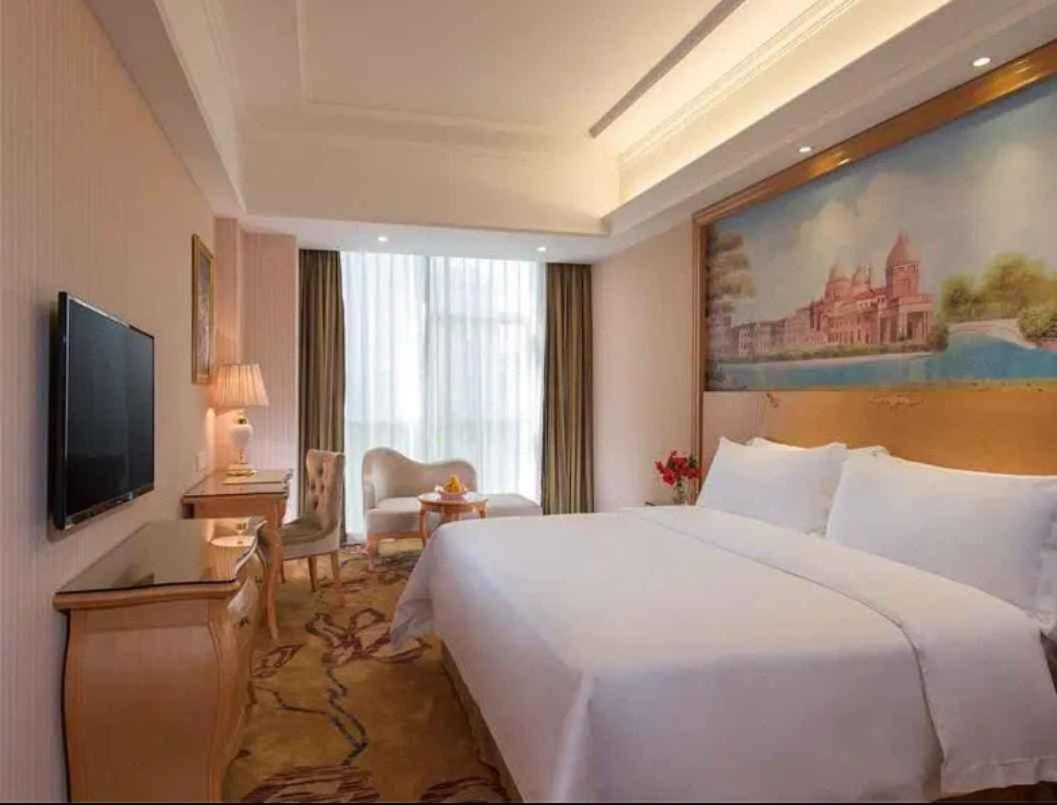 Vienna Hotel Shenzhen Baoneng City Plaza Eksteriør billede